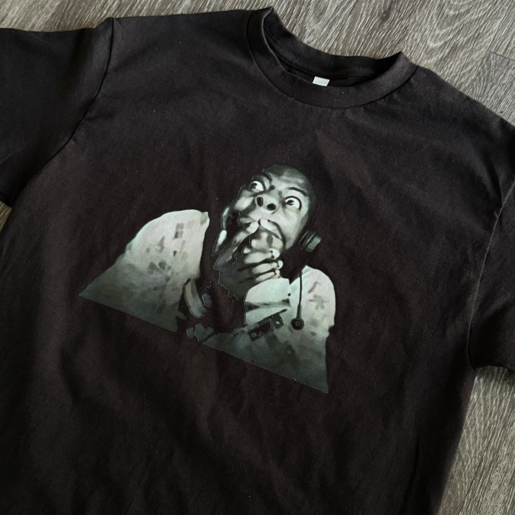 Speed Covering His Mouth Funny 100% Cotton T-Shirt